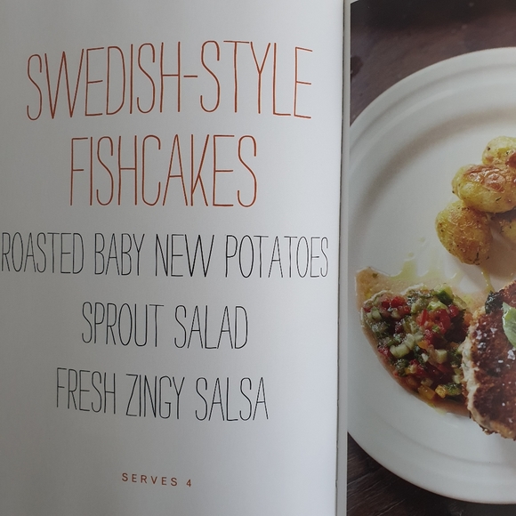 Jamie Oliver's 30min Meals Cookbook and Jamie's School Dinners DVD - Picture 6 of 7